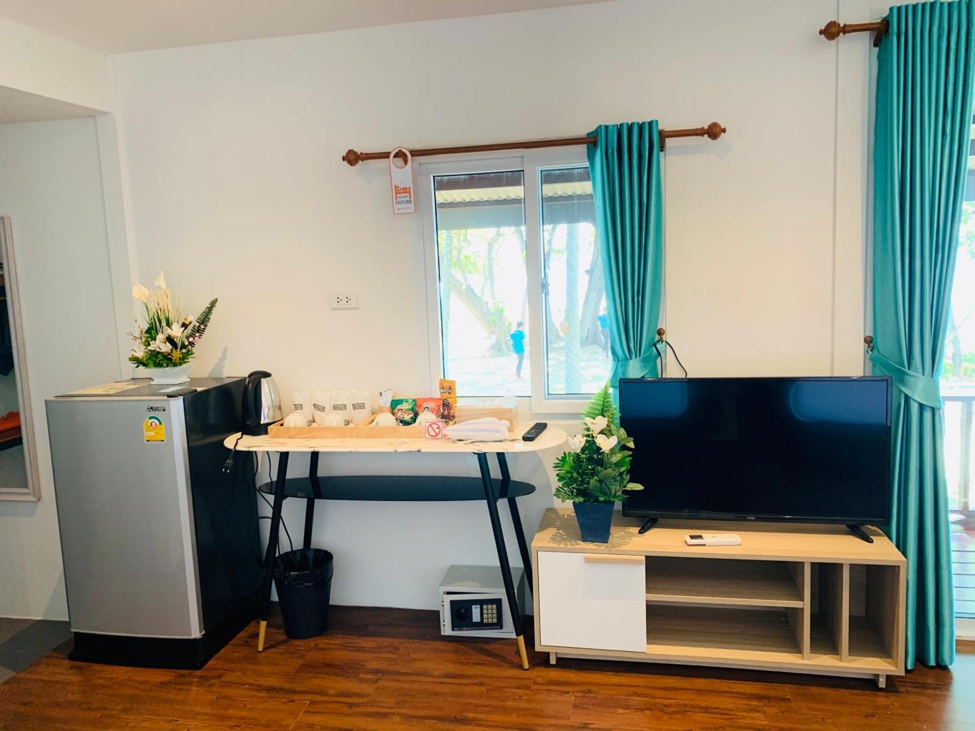 Koh Jum Delight Beach Room photo